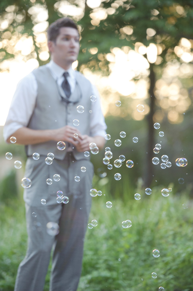nashville-wedding-photographer-outdoor-reception-bubbles